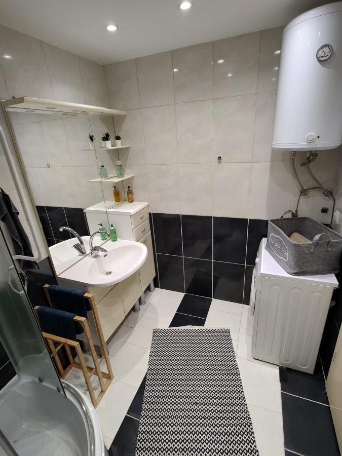 Studio Apartman Karler Karlovac Exterior foto